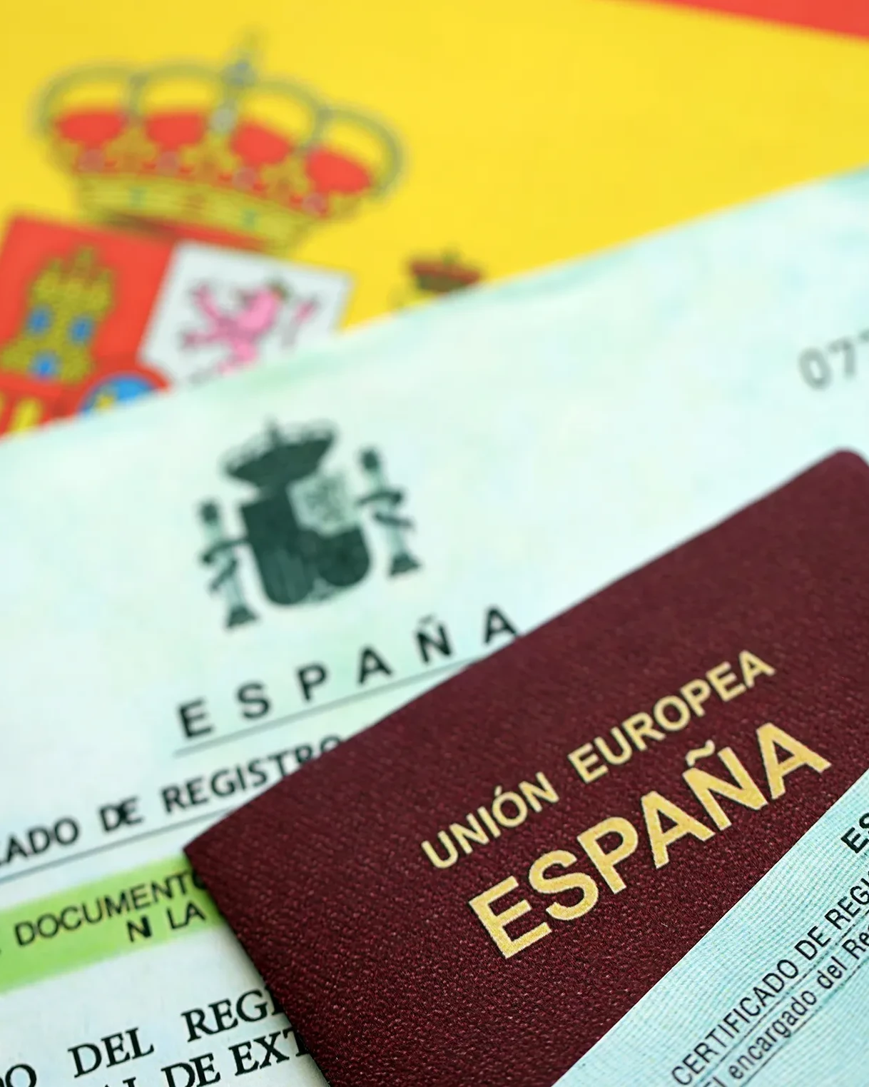 Diferencias entre nacionalidad por residencia y permiso de residencia en Espa&ntilde;a